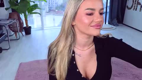 Anna online show from 10/27/25, 12:09