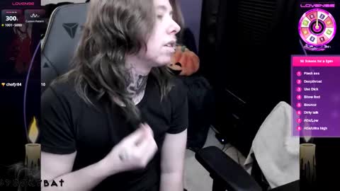 Snapshot of spookbats chatting on 11/19/25, 10:54 Shio online show from 11/19/25, 10:54