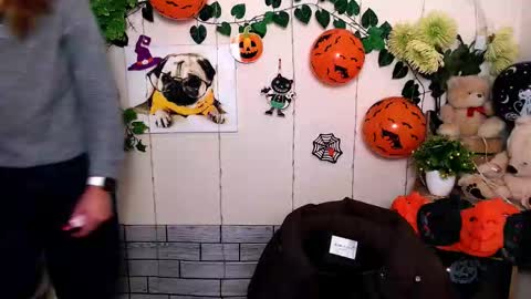 Karina online show from 10/30/25, 08:27