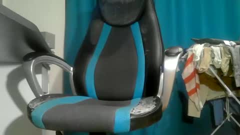 Snapshot of spotzi02 chatting on 01/01/25, 04:39 spotzi02 online show from 01/01/25, 04:39