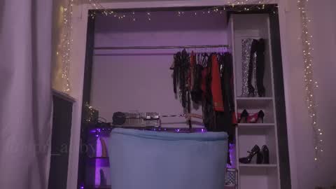 Snapshot of spr_abby chatting on 02/11/25, 04:35 Abby online show from 02/11/25, 04:35