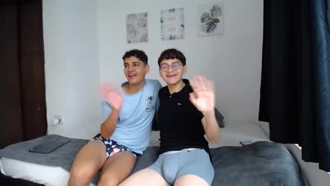 Snapshot of spritzboys chatting on 10/14/25, 12:50 spritzboys online show from 10/14/25, 12:50