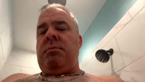 sprtsnut33 online show from 12/22/25, 06:05
