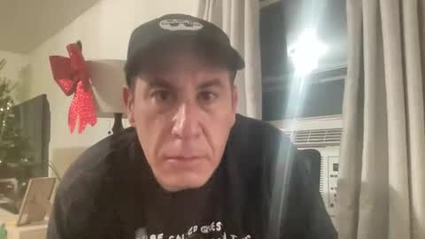 Snapshot of spun4feet chatting on 12/15/25, 07:56 spun4feet online show from 12/15/25, 07:56