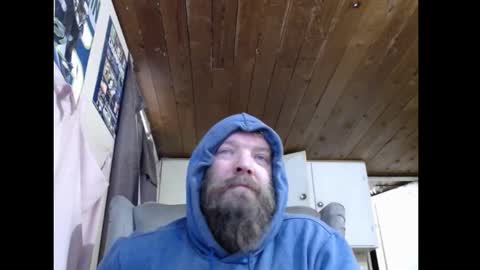 Snapshot of squegly chatting on 02/12/25, 04:11 Bryan online show from 02/12/25, 04:11