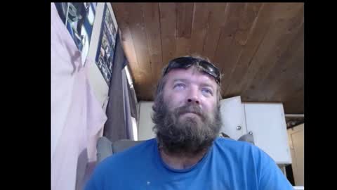 Snapshot of squegly chatting on 09/20/25, 08:21 Bryan online show from 09/20/25, 08:21