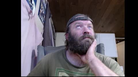 Snapshot of squegly chatting on 09/30/25, 12:32 Bryan online show from 09/30/25, 12:32