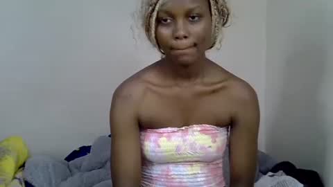 Snapshot of squirt_godes chatting on 11/03/25, 02:24 Tashy online show from 11/03/25, 02:24