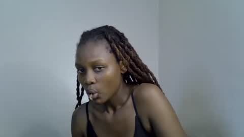 Snapshot of squirt_godes chatting on 12/18/25, 08:37 Tashy online show from 12/18/25, 08:37
