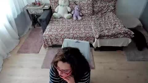 Snapshot of squirt_kimmm chatting on 10/14/25, 08:15 Kim online show from 10/14/25, 08:15