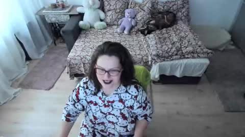 Snapshot of squirt_kimmm chatting on 10/16/25, 07:42 Kim online show from 10/16/25, 07:42