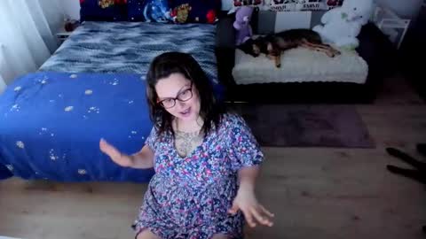 Kim online show from 11/28/25, 10:29