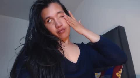 Carolainss online show from 01/27/25, 04:52