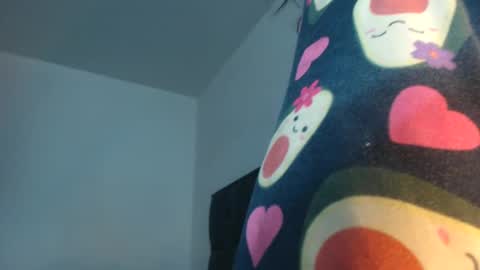 Carolainss online show from 02/04/25, 03:22
