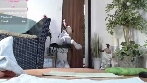 Snapshot of squirtmanica chatting on 12/24/24, 09:06 Monica online show from 12/24/24, 09:06