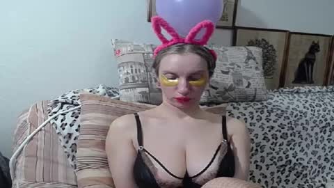 Snapshot of squirtyeleanor chatting on 02/10/25, 09:58 SquirtyEleanor online show from 02/10/25, 09:58