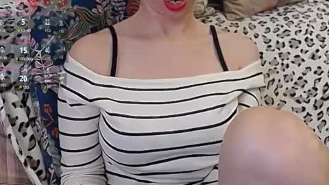 Snapshot of squirtyeleanor chatting on 11/10/25, 09:41 SquirtyEleanor online show from 11/10/25, 09:41