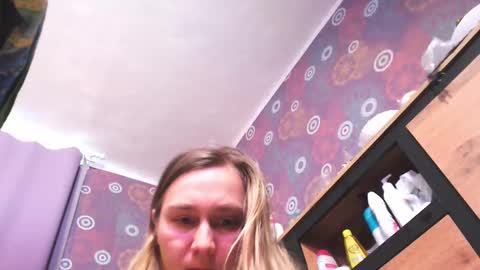 Snapshot of squirtyjess chatting on 03/08/25, 05:28 just Jess online show from 03/08/25, 05:28