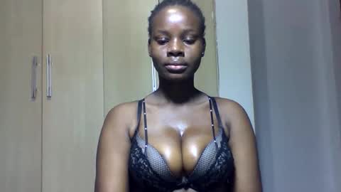 Snapshot of squiter_girlie chatting on 11/15/25, 04:21 Squiter online show from 11/15/25, 04:21