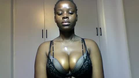 Snapshot of squiter_girlie chatting on 11/25/25, 04:34 Squiter online show from 11/25/25, 04:34