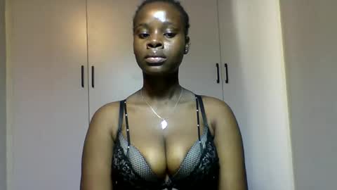 Snapshot of squiter_girlie chatting on 11/26/25, 05:41 Squiter online show from 11/26/25, 05:41