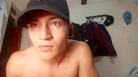 Snapshot of sradicto chatting on 09/26/25, 04:11 Flacofitxx online show from 09/26/25, 04:11