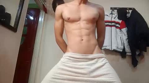 Snapshot of sradicto chatting on 10/14/25, 05:25 Flacofitxx online show from 10/14/25, 05:25