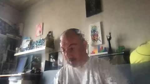 Snapshot of srekos38 chatting on 10/15/25, 08:58 srekos38 online show from 10/15/25, 08:58