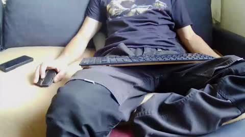 Snapshot of srevinu chatting on 11/15/25, 10:23 Srevinu online show from 11/15/25, 10:23