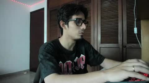 Snapshot of srincognito666 chatting on 06/18/26, 10:52 srincognito666 online show from 06/18/26, 10:52