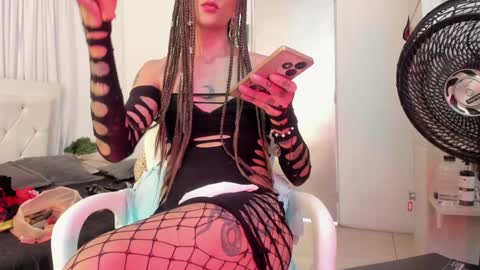 Snapshot of srta_fox chatting on 12/03/24, 04:17 Srta. Fox online show from 12/03/24, 04:17