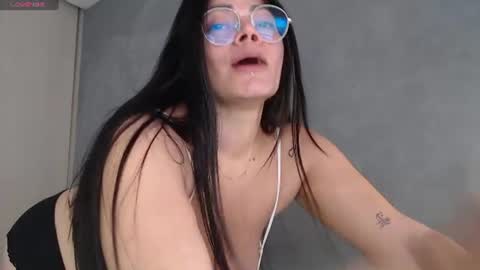 Snapshot of srta_jenn_croft chatting on 07/08/26, 03:27 Crystal Croft help me reach 100likes online show from 07/08/26, 03:27
