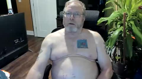 Snapshot of srtone chatting on 12/21/25, 09:05 srt-one online show from 12/21/25, 09:05