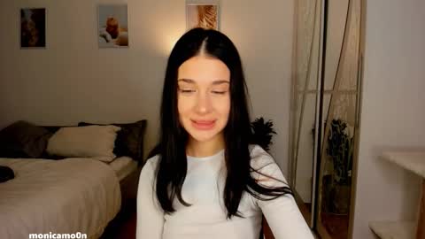 Snapshot of ssash1mii chatting on 11/17/25, 08:47 Hey guys i miss you so much online show from 11/17/25, 08:47