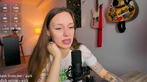 Snapshot of sshawty chatting on 12/17/24, 12:00 Anni if Im offline for a long time Im depressed feel free to support me offline online show from 12/17/24, 12:00