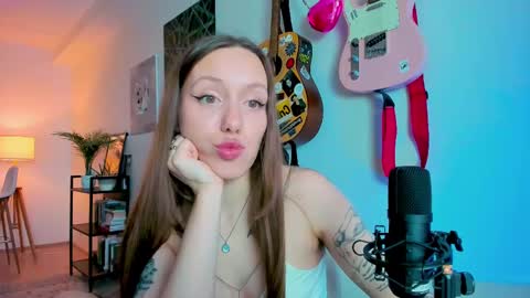 Snapshot of sshawty chatting on 03/05/25, 01:06 Anni if Im offline for a long time Im depressed feel free to support me offline online show from 03/05/25, 01:06