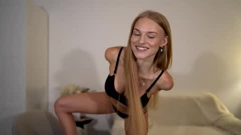 Snapshot of ssscarlett chatting on 10/30/25, 06:41 Scarlett online show from 10/30/25, 06:41