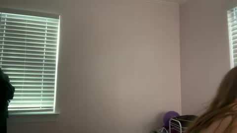 Snapshot of sstellar chatting on 01/10/25, 02:45 sstellar online show from 01/10/25, 02:45