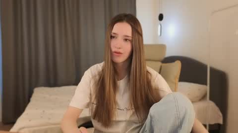 Snapshot of ssurf_time chatting on 05/29/26, 05:16 Chloe online show from 05/29/26, 05:16