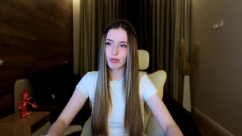 Chloe online show from 07/12/26, 07:05