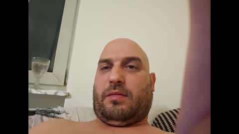 Snapshot of sta13 chatting on 12/12/24, 04:04 sta13 online show from 12/12/24, 04:04