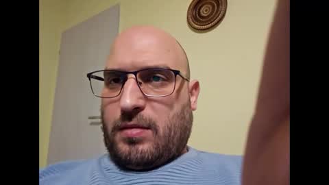 Snapshot of sta13 chatting on 12/15/24, 05:23 sta13 online show from 12/15/24, 05:23