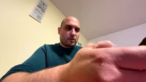 Snapshot of sta13 chatting on 11/08/25, 09:57 sta13 online show from 11/08/25, 09:57