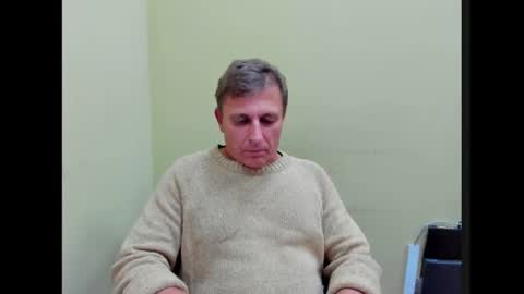 Snapshot of stacattoff chatting on 09/19/25, 04:18 stacattoff online show from 09/19/25, 04:18