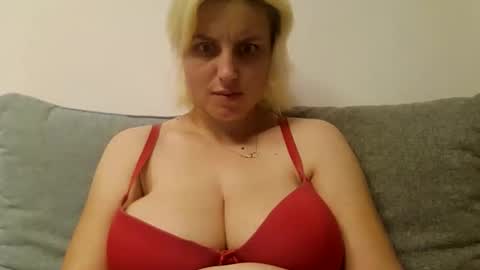 Snapshot of stacey_amelly chatting on 11/07/25, 10:10 Amelly online show from 11/07/25, 10:10