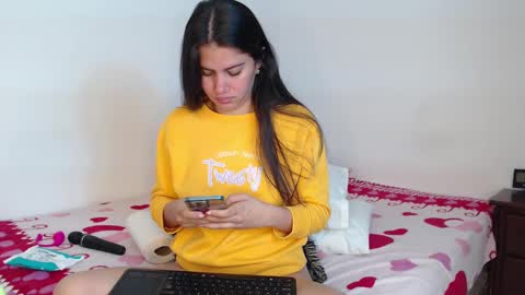 Snapshot of stacey_taylor7 chatting on 01/06/25, 12:46 stacey_taylor7 online show from 01/06/25, 12:46