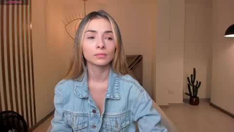Snapshot of staceywood_ chatting on 07/28/26, 10:43 Stacy Woods online show from 07/28/26, 10:43