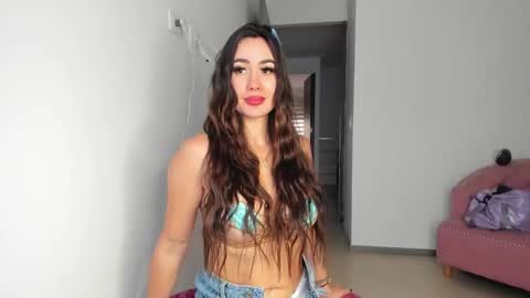 Snapshot of stacy_malibu1 chatting on 12/13/25, 10:37 TWstacymalibu110 online show from 12/13/25, 10:37