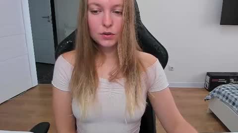 Snapshot of stacy_miraclee chatting on 07/20/26, 10:39 Stacy online show from 07/20/26, 10:39