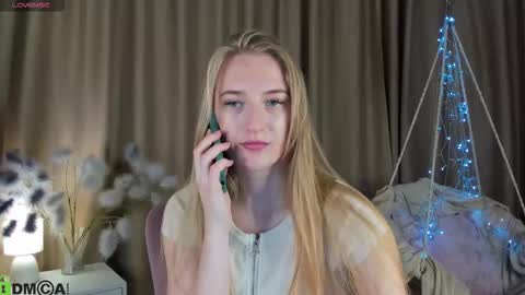 Snapshot of stacy_riiver chatting on 11/09/25, 09:18 Stacy Mon Tue Wed Thu Fri Sun GMT GMT 3 1000am - 0400pm online show from 11/09/25, 09:18